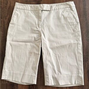 Jones New York  Signature Women’s Size 4 Bermuda Shorts Beige EUC